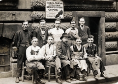 Hungary, Budapest VII., Kazinczy utca, a felvétel a 6/a szám alatti Rubin és Társai Cipőüzem dolgozóiról készült., 1932, Vincent Till Baumgartner, tableau, shoemaker, store display, odd one out, disabled, shoe manufacturing, Budapest, Fortepan #225545