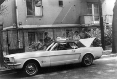 Hungary, Budapest II., a felvétel a Lotz Károly utca 1. számú ház előtt készült., 1965, Lechner hagyaték, Budapest, Ford-brand, house, passenger, fence, Fortepan #225712