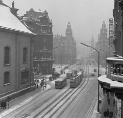 Hungary, Budapest V., Kossuth Lajos utca a Ferenciek tere (Felszabadulás tér) és az Erzsébet híd felé nézve., 1965, Magyar Rendőr, winter, church, bus, Hungarian brand, Ikarus-brand, tram, Flóris Korb-design, Kálmán Giergl-design, Baroque-style, palace, Catholic Church, Ikarus 620, Ganz UV tramway, eclectic architecture, Budapest, Franciscans, Fortepan #22587