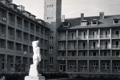 Hungary, Sopron, Várisi út 2., Állami Szanatórium (később Soproni Gyógyközpont Rehabilitációs Intézet)., 1959, Bónis József, sculpture, public building, Fortepan #225991