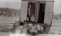 France, tengerpart, strand., 1912, Szántó Ildikó, Bath house, Fortepan #226127