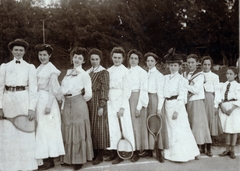 1908, Szántó Ildikó, height chart, tennis rackets, tableau, Fortepan #226130