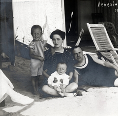 Italy, Venice, Lido., 1912, Szántó Ildikó, family, striped dress, deck chair, Fortepan #226131