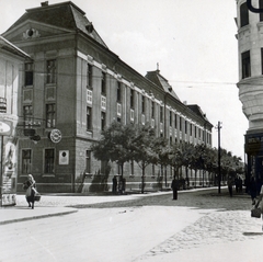 Hungary, Debrecen, Batthyány utca, szemben a Szent Anna utcai kereszteződésnél a Varga utca 2., a Piarista rendház (később Szent József Kollégium) épülete., 1936, Fóris Gábor / Vastagh Miklós hagyatéka, Fortepan #226411