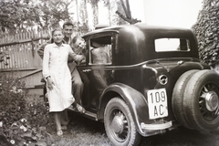 Lancia személygépkocsi., 1942, Fortepan/Album002, olasz gyártmány, hölgy, automobil, Lancia-márka, rendszám, nyári ruha, Fortepan #22642