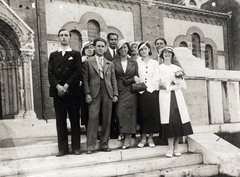 Magyarország, Szeged, Dóm tér, a felvétel a Fogadalmi templom nyugati oldalán, a "háború kapuja" előtt készült., 1935, Kornis Panni, Fortepan #226534