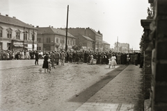 Hungary, Budapest XIV., Kerepesi út, háttérben az Utász utca torkolata., 1941, Fortepan/Album002, baby carriage, street view, lamp post, Budapest, Fortepan #22671