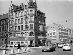 Germany, Hannover, Schmiedestraße, szemben a Hanns-Lilje-Platz sarkán álló ház látható. A felvétel az evangélikus templom mellett készült., 1972, Reichardt Nóra, FRG, Fortepan #227022