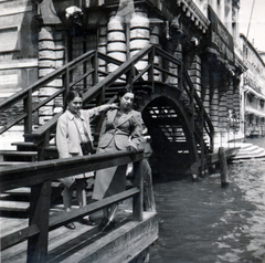 Olaszország, Velence, Canal Grande a Rio de San Barnaba torkolatánál, háttérben a Ca' Rezzonico., 1937, Fortepan/Album076, fahíd, Fortepan #227067