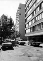 Hungary, Budapest XI., Stoczek József (Stoczek) utca, jobbra a BME Martos Flóra Kollégiuma, majd a Kruspér utca után a BME Vásárhelyi Pál Kollégiuma látható., 1977, Középületépítő Vállalat - Kreszán Albert - Koczka András - Kemecsei József, Budapest, Fortepan #227181