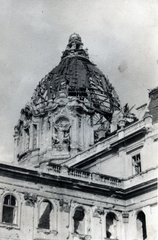 Hungary, Budapest I., a Királyi Palota (később Budavári Palota) romos kupolája a Nagy udvar felől nézve., 1947, Vízkelety László, war damage, damaged building, dome, Budapest, Fortepan #227535