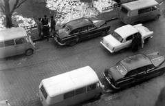 Magyarország, Budapest V., Szabadság tér 17., az MTV székházának főbejárata előtt parkoló autók., 1966, Vízkelety László, Budapest, rendszám, GAZ 12 ZIM, Nysa-márka, Nysa N59, GAZ-márka, Fortepan #227569