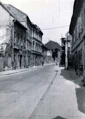 Magyarország, budai Vár, Budapest I., az Úri utca a Szentháromság utca felől a Kapisztrán tér felé nézve, jobbra az első ház a 25. számú épület., 1955, Vízkelety László, Budapest, utcakép, Fortepan #227661