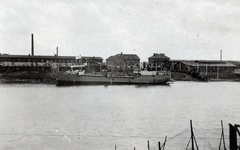 Magyarország, Budapest XIII., Újpesti-öböl, Ganz és Tsa. Villamossági-, Gép-, Waggon- és Hajógyár Rt. A DTRT Szeged (1936) Duna-tengerjáró áruszállító hajó építése., 1936, Vízkelety László, Budapest, Fortepan #227671