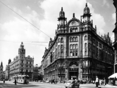 Hungary, Budapest V., Ferenciek tere (Felszabadulás tér) és a Petőfi Sándor utca sarkán álló Párizsi udvar., 1964, Középületépítő Vállalat - Kreszán Albert - Koczka András - Kemecsei József, Budapest, Fortepan #227836