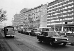 Hungary, Budapest VII., Károly (Tanács) körút, a túloldalon középen a 7. számú ház, földszintjén a Centrál önkiszolgáló étterem látható., 1979, Középületépítő Vállalat - Kreszán Albert - Koczka András - Kemecsei József, number plate, Budapest, Fortepan #227850