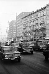 Hungary, Budapest VII., Károly (Tanács) körút, a túloldalon jobbra a 9-es számú ház látható., 1979, Középületépítő Vállalat - Kreszán Albert - Koczka András - Kemecsei József, number plate, Budapest, Fortepan #227853