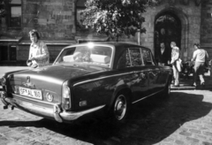 Hungary, Budapest I., Szentháromság tér, a felvétel a BME Schönherz Zoltán Kollégiuma (az egykori Pénzügyminisztérium épülete) előtt készült., 1980, Középületépítő Vállalat - Kreszán Albert - Koczka András - Kemecsei József, Budapest, Fortepan #227863