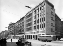 Hungary, Budapest VII., Rákóczi út, szemben az Osvát utca sarkán az Athenaeum Nyomda., 1962, Középületépítő Vállalat - Kreszán Albert - Koczka András - Kemecsei József, Budapest, street view, Chevrolet-brand, Fortepan #228041