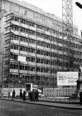 Magyarország, Budapest V., Szervita (Martinelli) tér, az Országos Műszaki Fejlesztési Bizottság (OMFB) székházának építkezése., 1971, Középületépítő Vállalat - Kreszán Albert - Koczka András - Kemecsei József, Budapest, Fortepan #228053