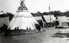 Egyesült Királyság, Birkenhead, Arrowe Park, 3. Nemzetközi Cserkész Világtalálkozó (Jamboree), indián sátor (wig­wam) az amerikai cserkésztáborban., 1929, Ábrahám Katalin és László, sátor, sátortábor, Fortepan #228181