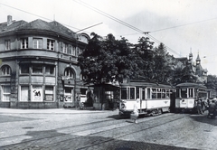 Germany, Dresden, Weisser Hirsch városrész, a Bautzner Landstrasse (később B6-os út) a Plattleite saroktól a Stechgrundstrasse torkolata felé., 1961, Ábrahám Katalin és László, street view, tram, baby carriage, tram stop, public transport line number, GDR, Fortepan #228248