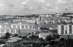 Magyarország, Komló, kilátás Kökönyös városrészből a Pécsi út felől, távolabb Kenderföld városrész házai., 1964, Karancsiné Magyar Anikó, Fortepan #228363