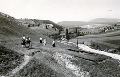 Hungary, Pomáz, kilátás a Vár utcától a Pilis felé., 1938, Flanek-Falvay-Kováts, excursion, tourist, hillside, path, Fortepan #228498