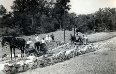 Magyarország, Eger, Felnémet (ekkor önálló, ma a város része), bekötőút építése a modrai Kovách család villája felé., 1934, Kern család, Fortepan #228866