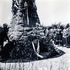 Ukraine,Zakarpattia Oblast, Uzsoki-hágó, I. világháborús emlékmű., 1939, Ábrahám Katalin és László, commemoration, wreath, monument, Fortepan #229097