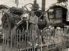 1923, Kocsák család, sitting, kid, Steam-engine, Fortepan #229139