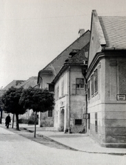 Hungary, Kőszeg, Rajnis utca - Táblaház (Schätzel Frigyes) utca sarok. (Balra van a vár bejárata.)., 1932, Flanek-Falvay-Kováts, Fortepan #229223