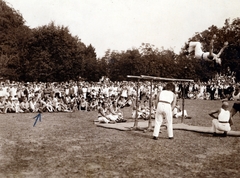 Magyarország, Hűvösvölgy, Budapest II., sportolók tornabemutatója., 1926, Hirsch Hugó, mutatvány, torna, Budapest, Fortepan #229354