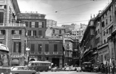 Olaszország, Genova, Piazza della Nunziata, jobbra szemben a Via Paolo Emilio Bensa., 1961, Zimre Zsuzsa, Fortepan #229493