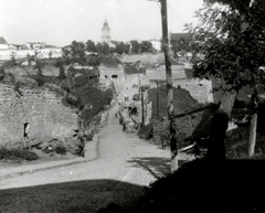 Ukrajna, Kamjanec-Pogyilszkij, (ekkor Kamenyec-Podolszkij), háttérben a Szent Miklós-templom., 1941, Fucskár József Attiláné, Fortepan #229586