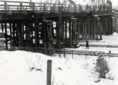 Ukrajna, Ternopil, (ekkor Tarnopol), felüljáró a pályaudvar mellett a vasúti sínek felett a vulicja Ruszka és a proszpekt Sztepana Banderi között., 1942, Fucskár József Attiláné, Fortepan #229624