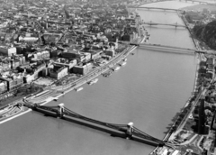 Hungary, Budapest, légifotó, középpontban a Duna, a Széchenyi Lánchíd, az Erzsébet híd, a Szabadság híd, a Petőfi híd., 1968, Ladinek Viktor, Danube, aerial photo, Fortepan #229677