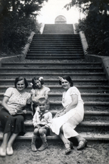 1938, Fortepan/Album082, sitting on stairs, Fortepan #229747