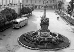 Hungary, Mosonmagyaróvár, Deák Ferenc tér, Nepomuki Szent János-emlékoszlop., 1965, Kőszeghy Anna, monument, Fortepan #230029