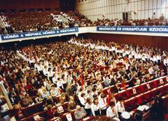 Magyarország, Budapest VI., Dózsa György út 84., a MÉMOSZ (Magyarországi Építőipari Munkások Országos Szövetsége) székháza, nagyterem., 1975, Juhász-Tarcai Annamária, Budapest, Fortepan #230050