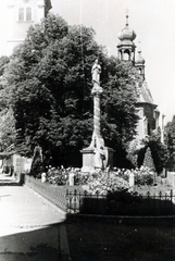 Hungary, Kőszeg, Jurisics tér, előtérben a Mária szobor, mögötte a Szent Imre-templom és a Szent Jakab-templom., 1954, Korner Veronika, church, Greek Orthodox Church, Marie pillar, Fortepan #230079