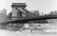 Magyarország, Budapest, Széchenyi Lánchíd, augusztus 20-i víziparádé., 1977, Fortepan, hajó, híd, augusztus 20, Duna, Hunyadi hajó, függőhíd, William Tierney Clark-terv, Fortepan #2303