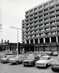 Magyarország, Hévíz, Danubius Szálloda és Gyógyfürdő Vállalat Hotel Thermál Hévíz., 1975, Székely Iván, Trabant 601, Skoda-márka, Lada-márka, Volkswagen Golf, Fortepan #230378