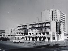 Magyarország, Mosonmagyaróvár, Szent István király (Lenin) út - Erkel Ferenc utca sarok, Minerva Hotel., 1976, Székely Iván, Fortepan #230390