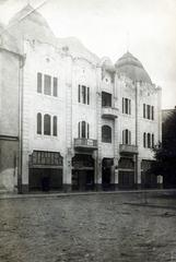 Hungary, Kecskemét, Kossuth tér, szemben az 5-ös számú ház., 1916, Miklósy Judit, Fortepan #230500