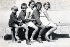 1932, Miklósy Judit, kids, jesting, bench, Fortepan #230538