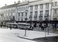 Magyarország, Gyöngyös, Fő (Hanisz) tér, Hungária szálloda., 1936, Bor Dezső, MÁVAUT-szervezet, MÁVAG-márka, autóbusz, Fortepan #231293