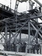 Magyarország, Budapest V.,Budapest II., a felvétel a Margit híd 1935. és 1937. közötti kiszélesítésekor, átalakításakor készült, állvány- és munkahíd-építés., 1935, Bor Dezső, hídépítés, Budapest, Fortepan #231320