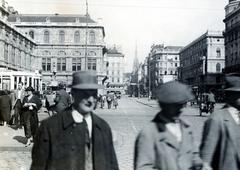 Austria, Vienna, Kärntner Strasse az Opernring felől nézve, balra az Opera, háttérben a Stephansdom / Szent István-székesegyház tornya., 1933, Bor Dezső, tricycle, Fortepan #231355