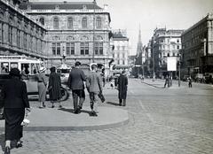 Austria, Vienna, Kärntner Strasse az Opernring felől nézve, balra az Opera, háttérben a Stephansdom / Szent István-székesegyház tornya., 1933, Bor Dezső, Fortepan #231356